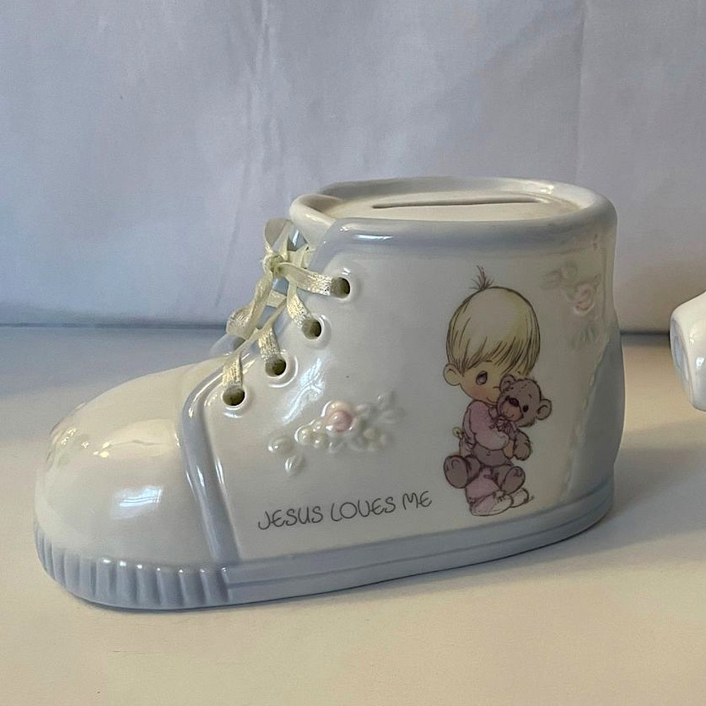 1994 Precious Moments Shoe Bank